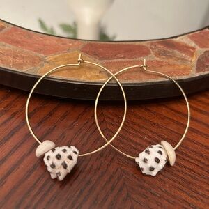 Shell Hoop earrings